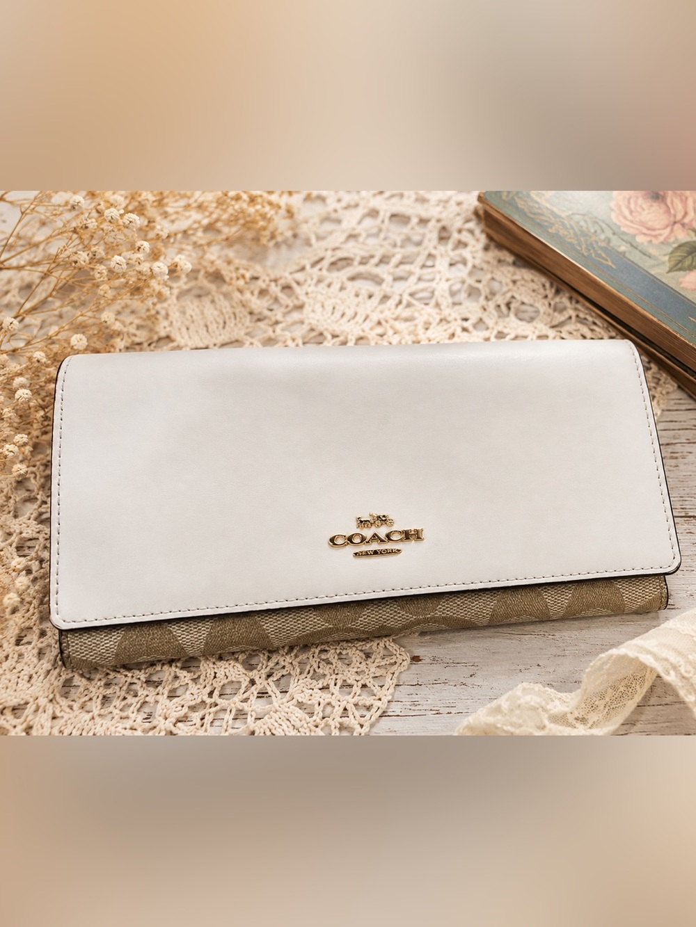 Coach C5966 Slim Trifold Wallet – Light Khaki/Chalk